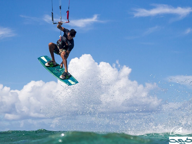 ورزشی مثل کایت بردینگ kiteboarding 